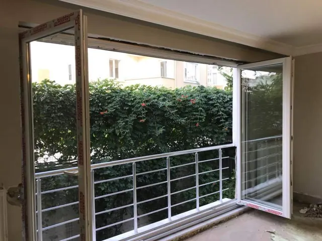 Açılır cam panelli balkon köşesi