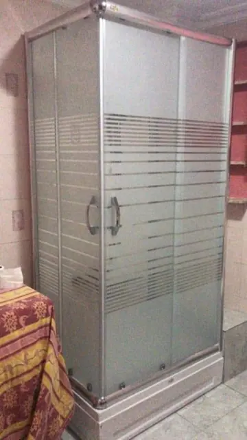 Buzlu cam panelli duşakabin